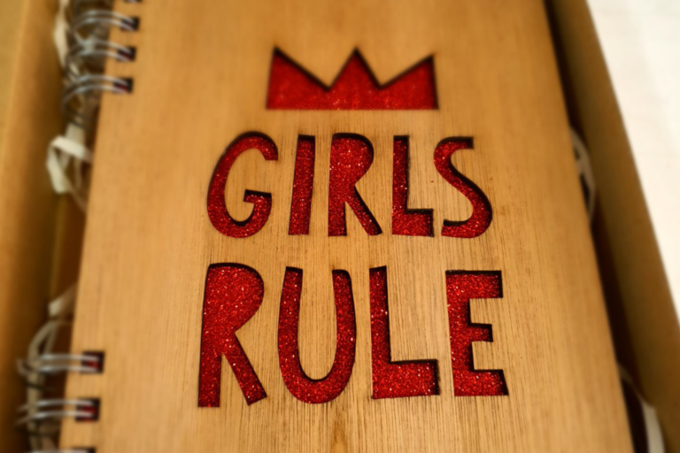 Drveni Rokovnici Girls Rule U Kutiji
